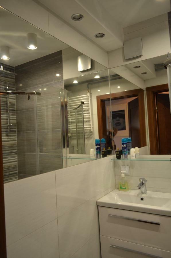 Apartament Euro 1 บือตอม ภายนอก รูปภาพ