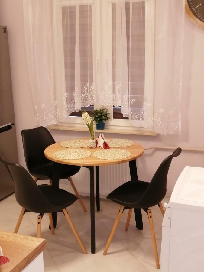 Apartament Euro 1 บือตอม ภายนอก รูปภาพ