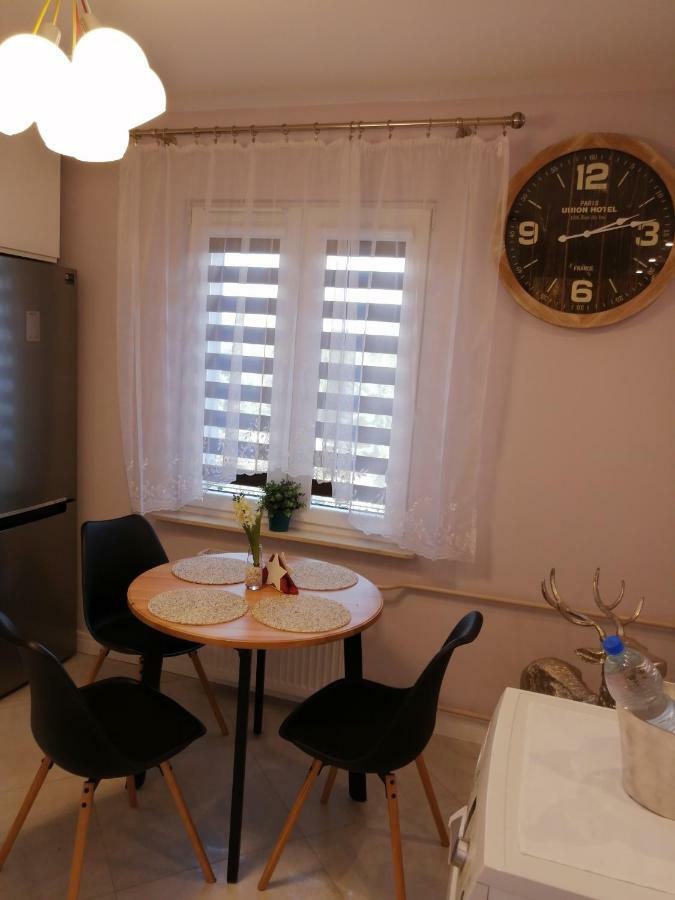 Apartament Euro 1 บือตอม ภายนอก รูปภาพ