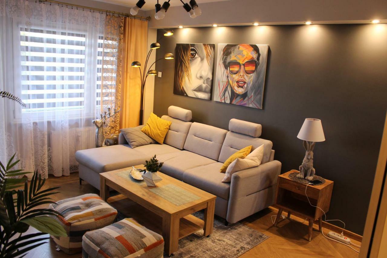 Apartament Euro 1 บือตอม ภายนอก รูปภาพ