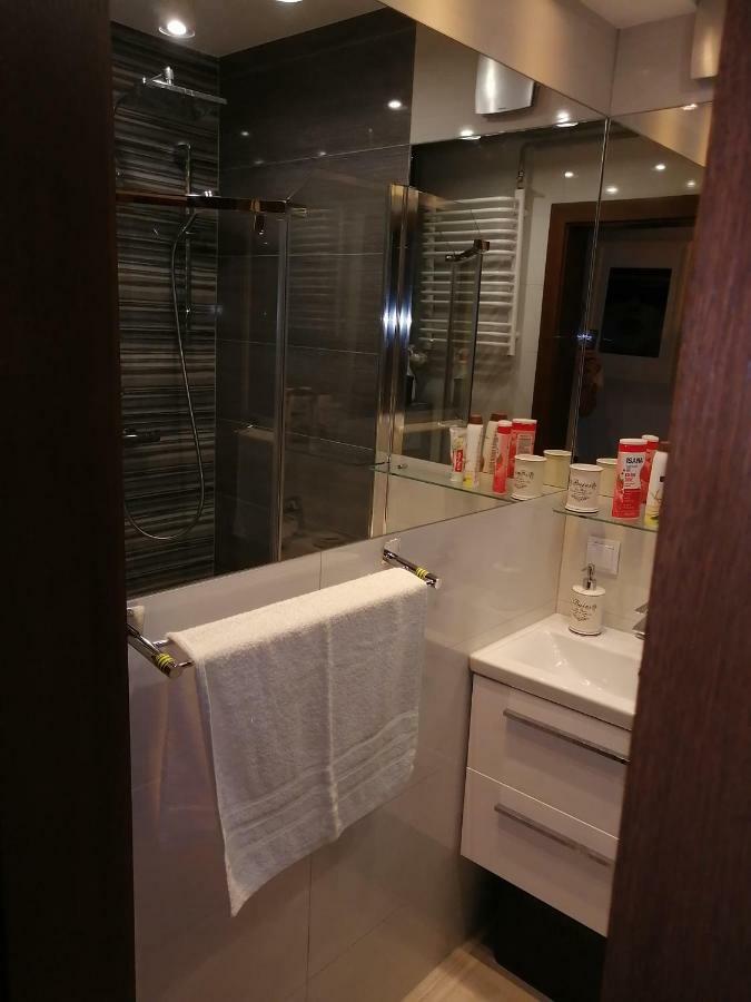 Apartament Euro 1 บือตอม ภายนอก รูปภาพ